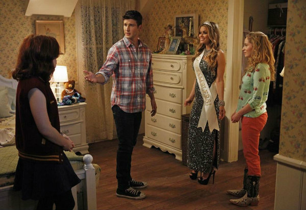 Suburgatory T2 no AXN White HD 5