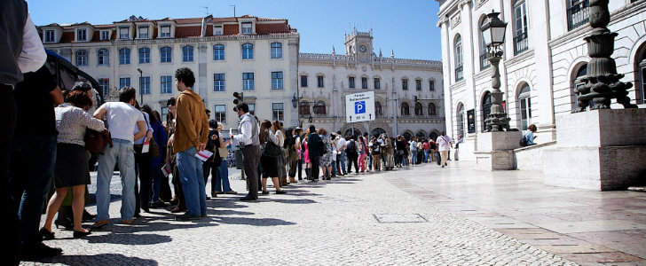 Entrada livre, Fila para as bilheteiras do TNDMII