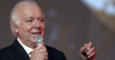 Carlos do Carmo Carlos do Carmo Um Homem no Mundo a Imagem