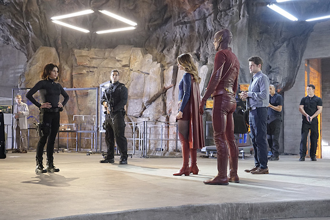 the flash supergirl crossover imagem