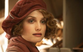 Alison Sudol hino Ilvermorny Monstros Fantásticos e Onde Encontrá-los