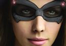 legends of tomorrow felicity smoak emily bett rikards