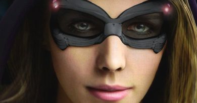 legends of tomorrow felicity smoak emily bett rikards