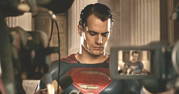 Henry Cavill pode retornar como Superman em diversos filmes