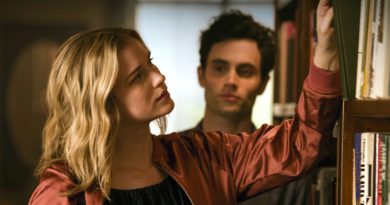 you-elizabeth-lail-penn-badgley