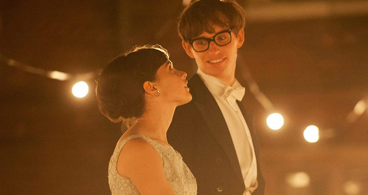 Eddie Redmayne e Felicity Jones | © Focus Features