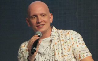 Anthony Carrigan na Comic Con Portugal 2019