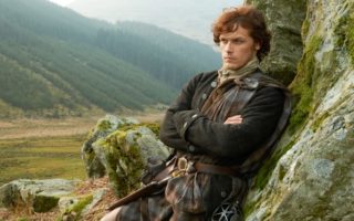 outlander axn white