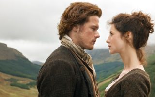 outlander axn white