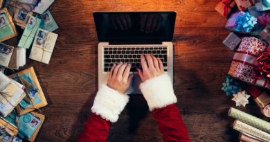 Gadgets para comprar no Natal - Santa Typing