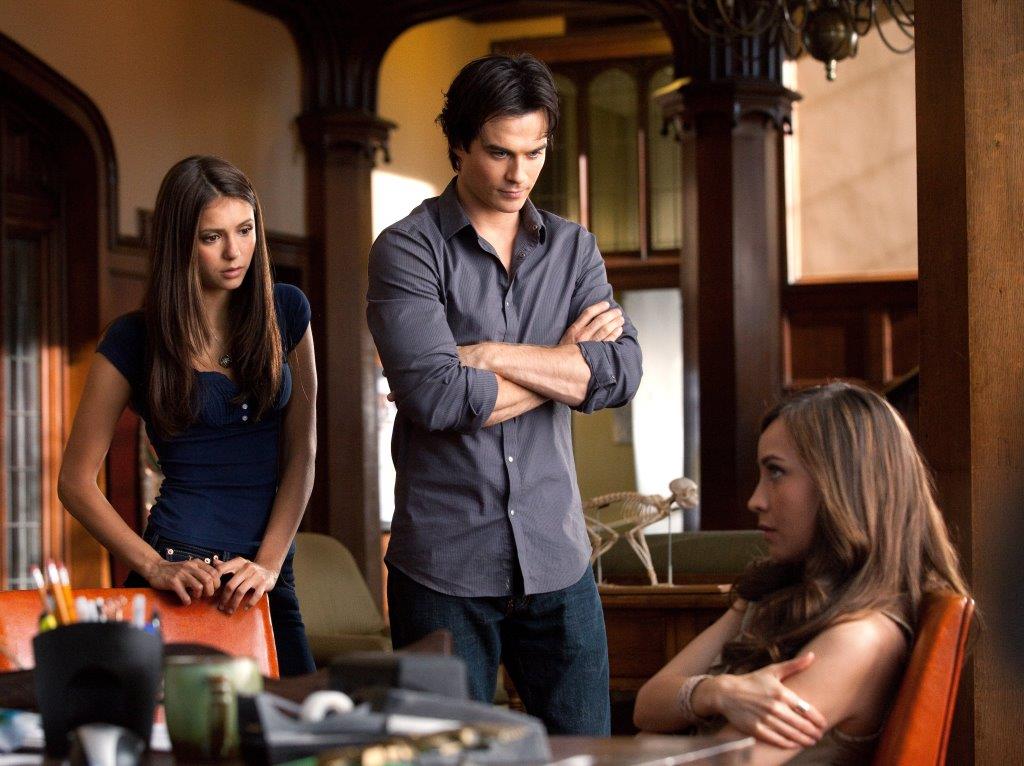 Damon Salvatore (Ian Somerhalder) e Elena Gilbert (Nina Dobrev)