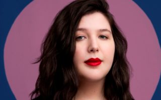 Lucy Dacus anuncia Home Video e lança Hot and Heavy