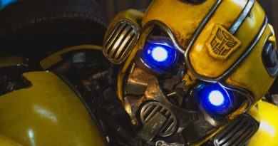 bumblebee travis knight 1 Netflix