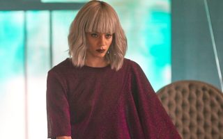 Hannah John-Kamen, "Brave New World"