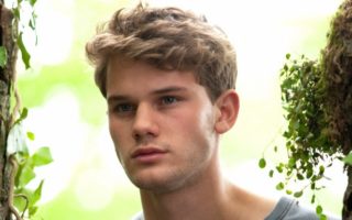Jeremy Irvine green lantern