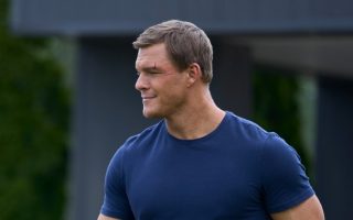 Alan Ritchson Reacher