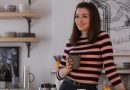 Anne Hathaway © 2014 Warner Bros. Entertainment Inc.