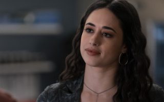 Jeanine Mason numa das séries canceladas em 2022