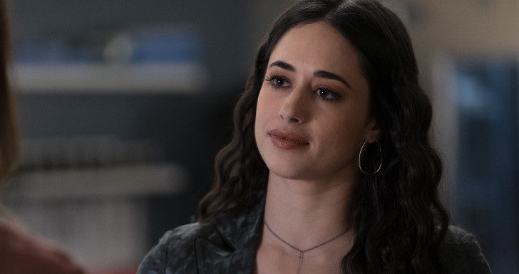 Jeanine Mason numa das séries canceladas em 2022