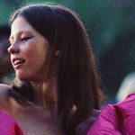 the staggering girl critica veneza em casa