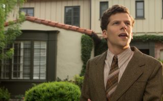 Jesse Eisenberg em Cafe Society