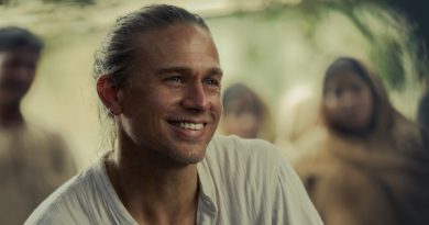 shantaram charlie hunnam