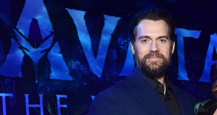 Henry Cavill mostra vislumbre de filme de Guy Ritchie