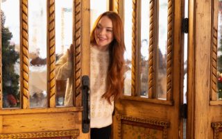 Lindsay Lohan Falling For Christmas Mean Girls