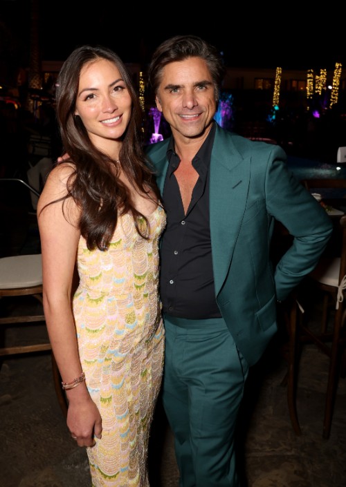 Caitlin McHugh e John Stamos