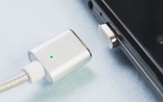 O carregador magnético de 7 euros para smartphone que todos falam