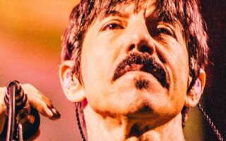 Red Hot Chili Peppers no Alive