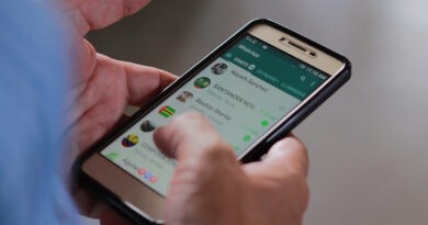 WhatsApp já permite transferir histórico de conversas para outro telemóvel sticker ios android