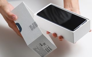 É por isto que nunca deves deitar fora a caixa do teu telemóvel ou tablet