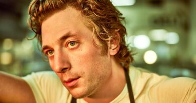 Jeremy Allen White em the bear, série premiada nos golden globes