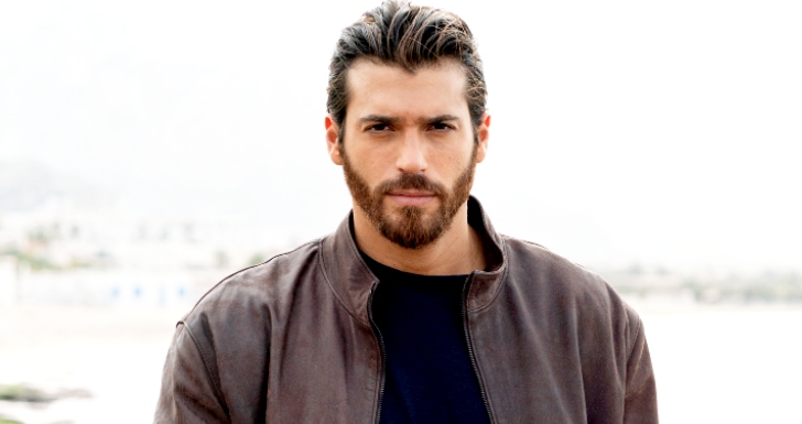 Can Yaman AXN 2024 Passaro Sonhador Viola Como Il Mare