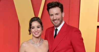 Chris Evans e Alba Baptista