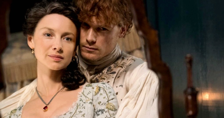 Caitríona Balfe and Sam Heughan in Outlander (2014)