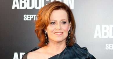 Sigourney Weaver Star Wars The Mandalorian & Grogu