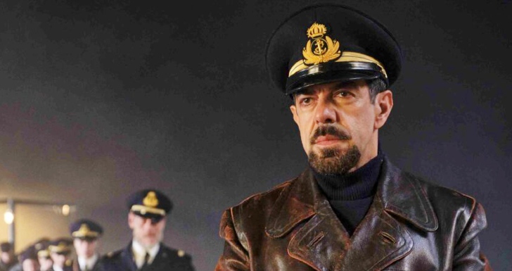Comandante Pierfrancesco Favino