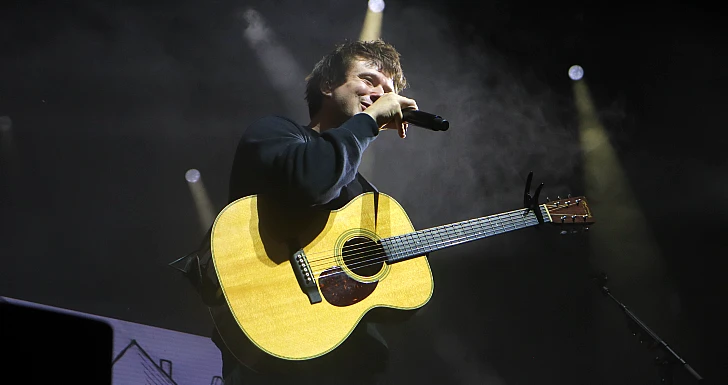 alec benjamin nos alive