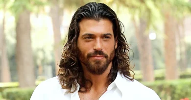 Can Yaman numa conferência de imprensa para a série Viola come il Mare