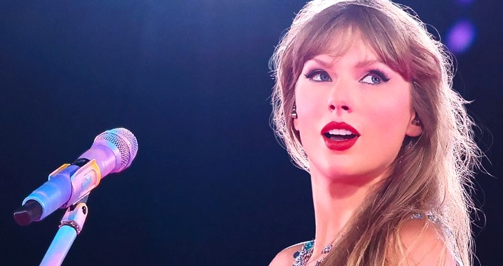 Taylor Swift durante um dos concertos da Eras Tour