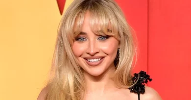 Sabrina Carpenter nos Grammy Awards 2024