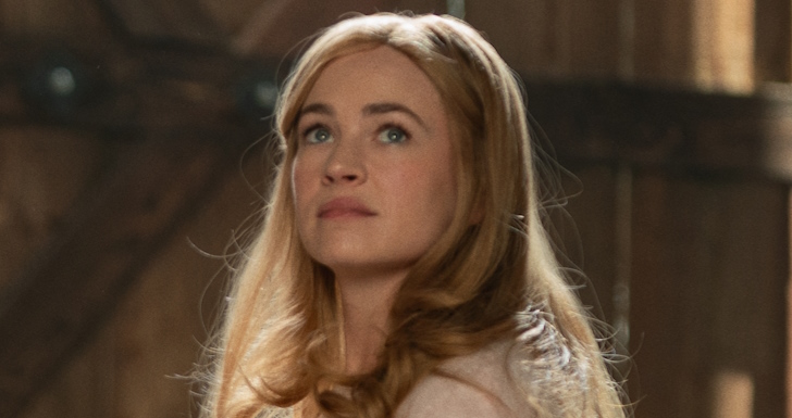 britt-robertson-as-ashley-in-the-merry-gentlemen-netflix.jpg
