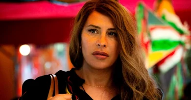 Karla Sofía Gascón no papel de Emilia Pérez no filme homónimo, nomeado aos Golden Globes