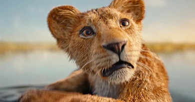 O pequeno Mufasa num lago em Mufasa: O Rei Leão