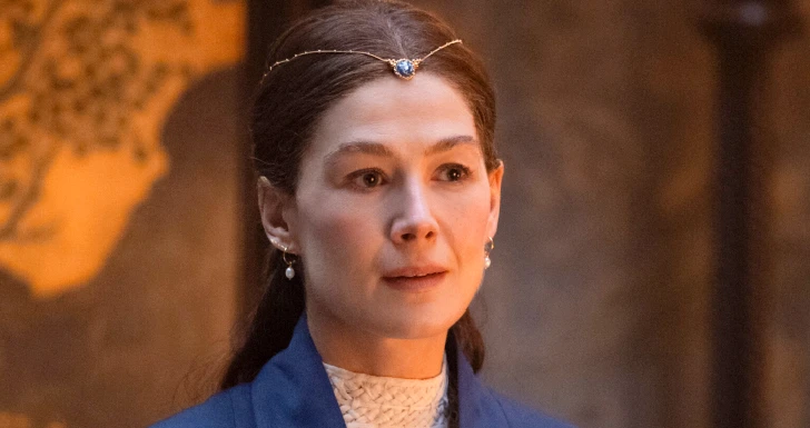 Rosamund Pike na segunda temporada da série "A Roda do Tempo"