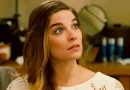Annie Murphy em Schitt$ Creek (2015) no Streaming da Netflix