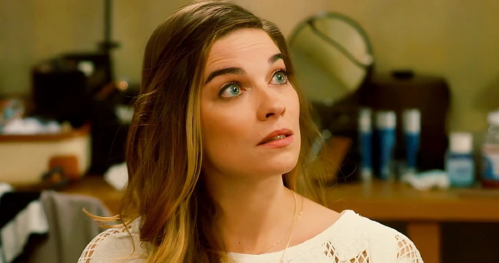 Annie Murphy em Schitt$ Creek (2015) no Streaming da Netflix
