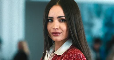 sofia carson no filme bagagem de mão (Carry-On) netflix 1